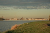 Ranní slunce nad Monnickendam