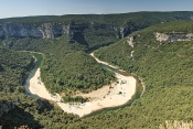Meandr kaňonu řeky d´Ardéche. Rhône-Alpes. Francie
