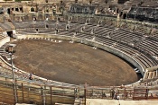 Římská aréna v Nimes (2.stol.). Lanquedoc-Rousillon.Francie