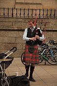 Dudák na Pricess Street, Edinburgh